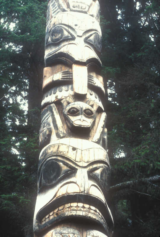 ak-20-34 Sitka National Park totem detail