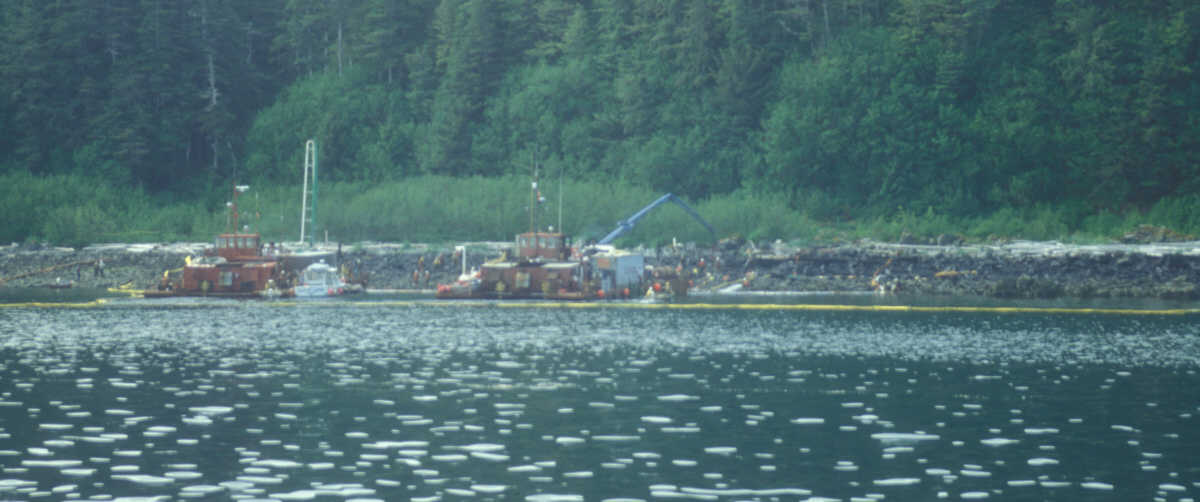 ak-08-13 oil clean-up activities on Prince William Sound