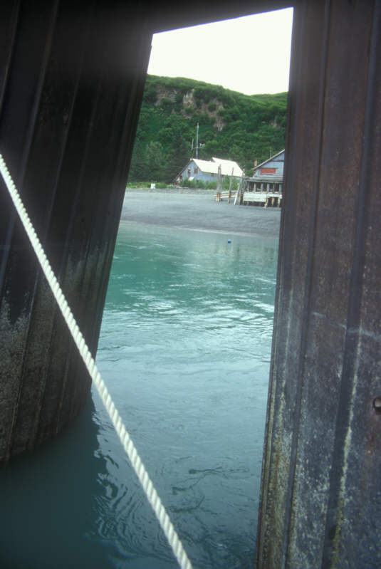ak96-b-37 Snug, pilings